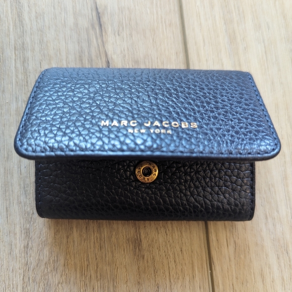 SOLD Marc Jacobs Key Wallet in Navy Blue - Picture 2 of 4